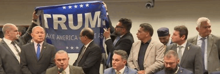 Deputado exibe bandeira de Trump e causa desconforto entre bolsonaristas moderados