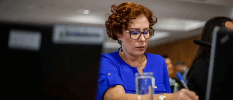 Prisão de Carla Zambelli na Itália repercute e envolve pedido de extradição do Brasil