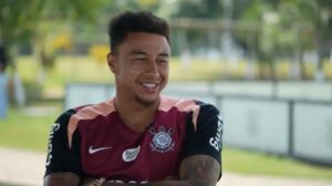Jesse Lingard faz história no Corinthians e relata choque com o futebol brasileiro