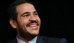 Indicação ao STF coloca nome de confiança de Lula no centro do debate político em Brasília